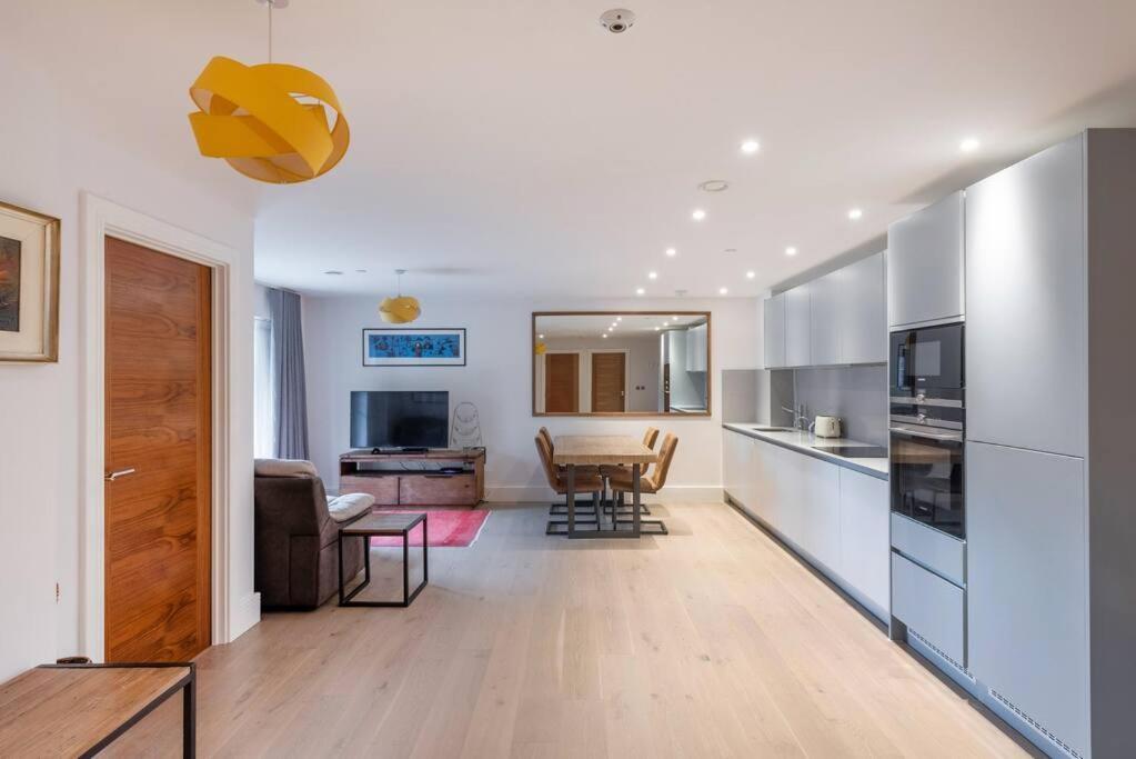 Ferienwohnung Stylish 2 Bed 2 Bath In Highgate & Free Parking London Exterior foto